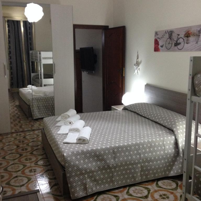 Le Tre Rose Di Mary Appartement Avola Buitenkant foto